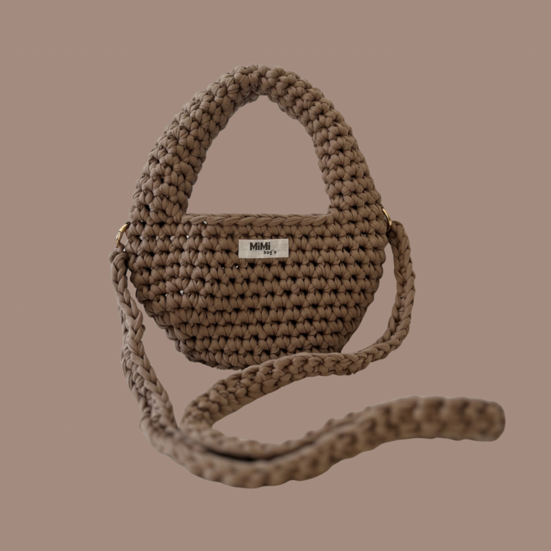 Kavna rjava torbica Elegant Arc mini mimibags z dolgim ročajem in zaobljenim ročajem za ročno nošenje.