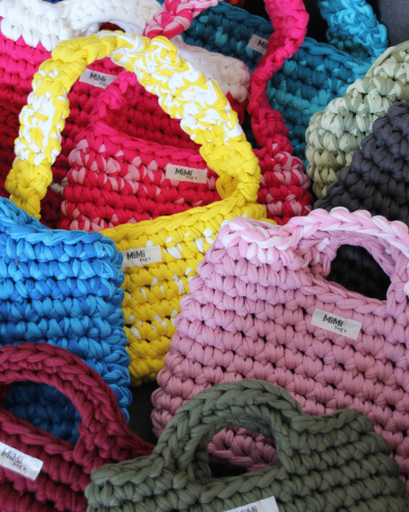 Barvite ročno izdelane torbice Mimibags v različnih oblikah in barvah